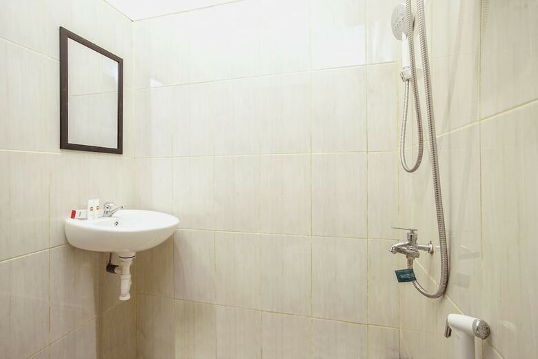 Hostal Oyo 1241 Eirini Family Homestay