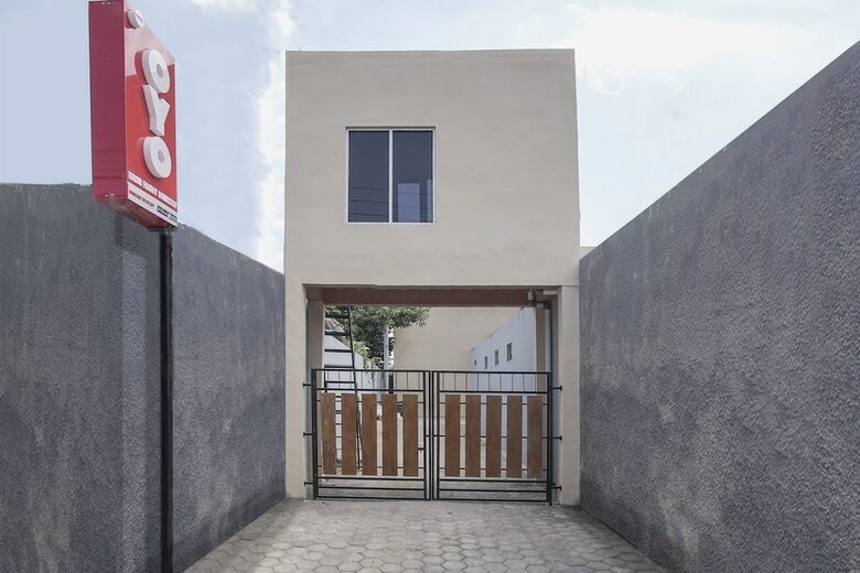 Hostal Oyo 1241 Eirini Family Homestay