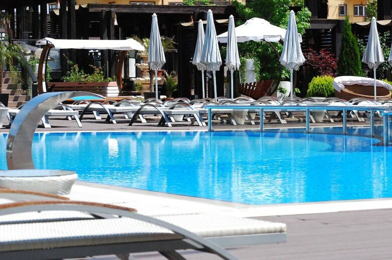 Two Room Apartment Militari Residence M8