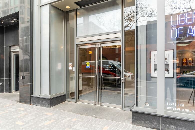 Simply Comfort Charming Yorkville Condos