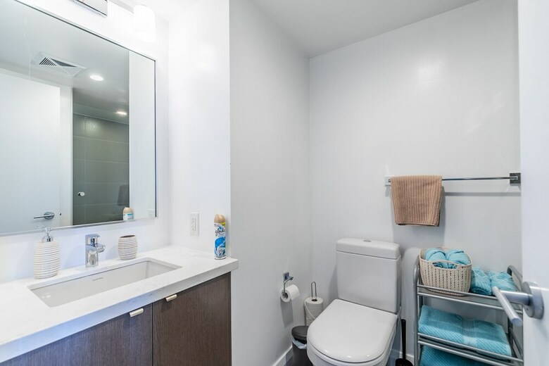 Simply Comfort Charming Yorkville Condos