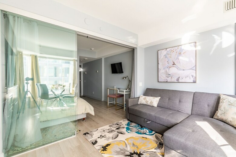 Simply Comfort Charming Yorkville Condos