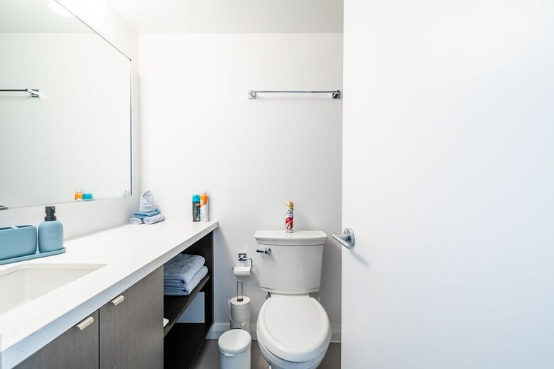 Simply Comfort Charming Yorkville Condos