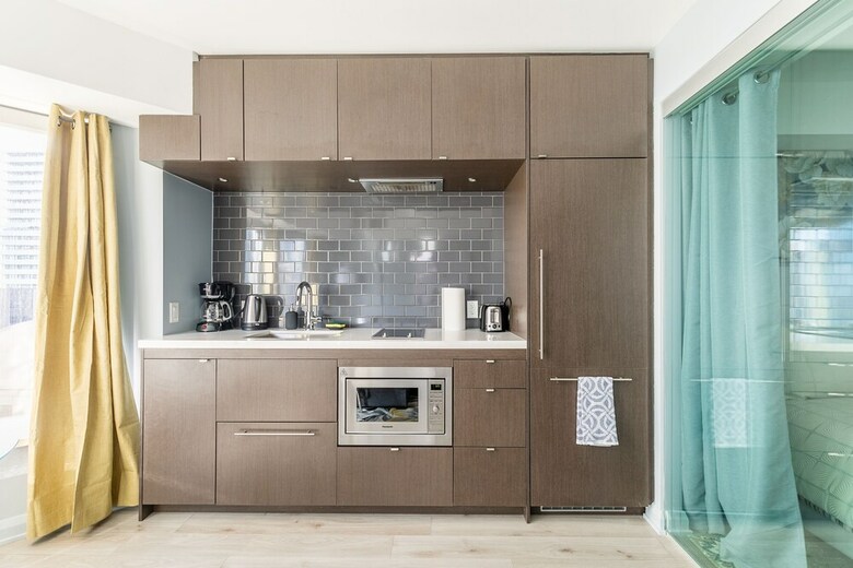 Simply Comfort Charming Yorkville Condos
