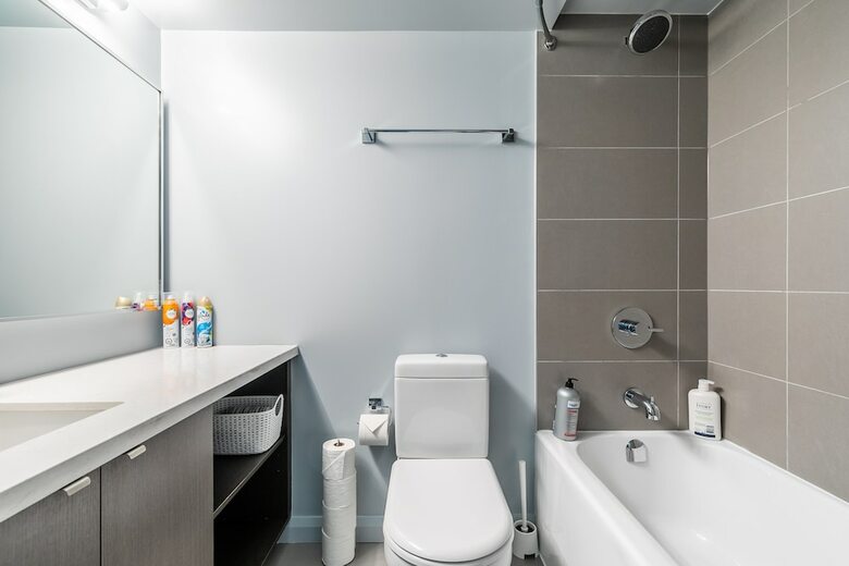 Simply Comfort Charming Yorkville Condos