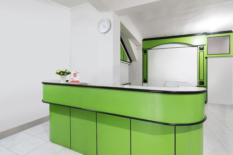 Hostal Oyo 1242 Penginapan Rb Syariah