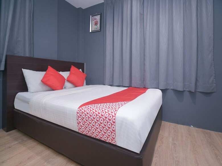 Oyo 44052 Seven Hotel