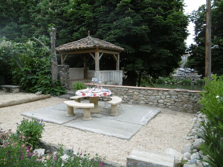 Hotel Limoux Riverside Gardens