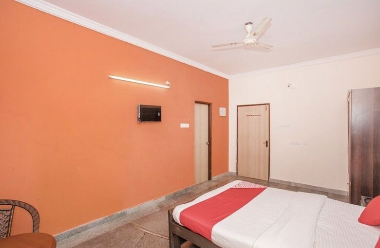 Hotel The Meenakshi Resort