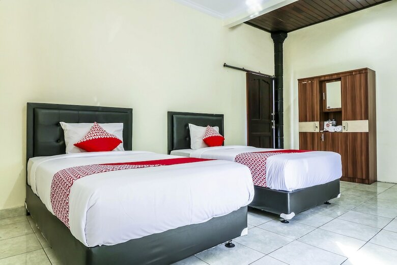 Hostal Oyo 1193 Asri House