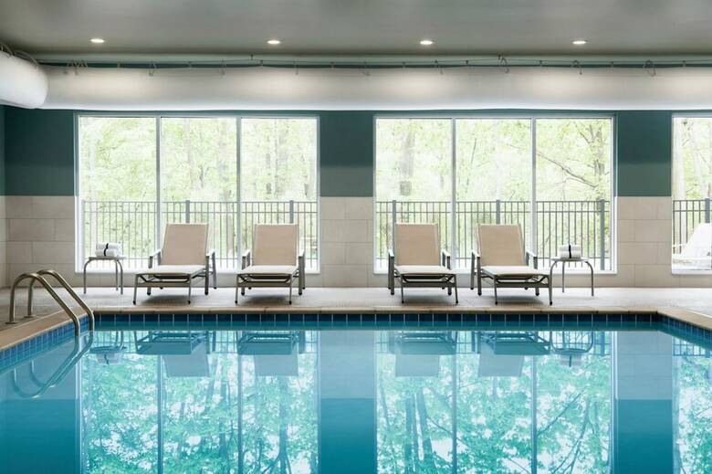 Hotel Holiday Inn Express And Suites Warsaw - E Center