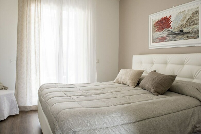 Hotel Home Suites Home