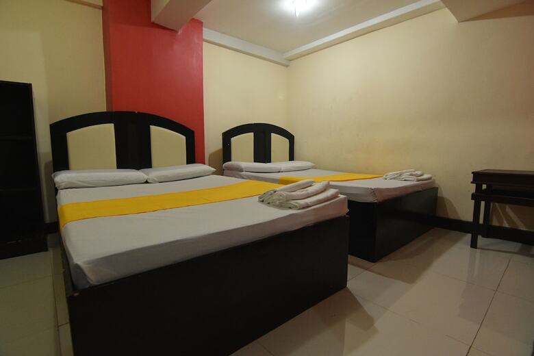 Cosmo Hotel - Padre Campa