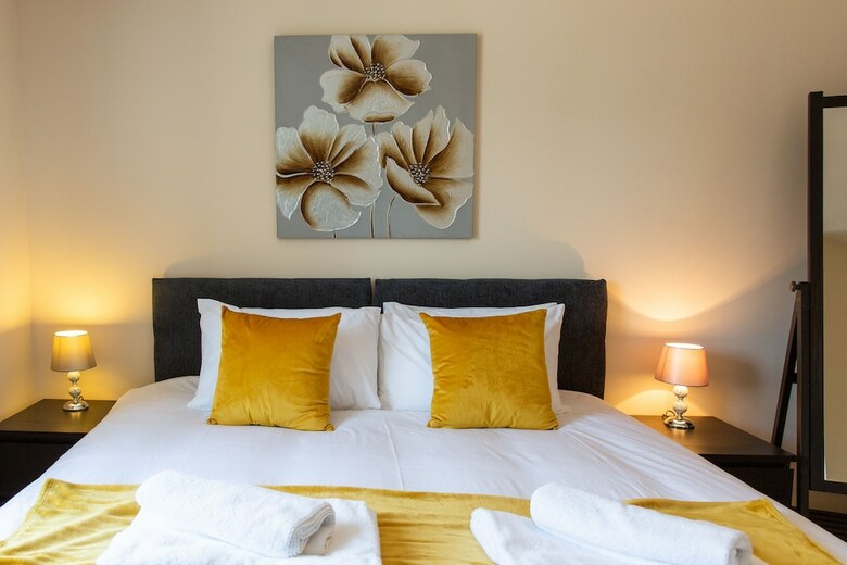 Velvet 2-bed Apartment Stewart Place - Ware