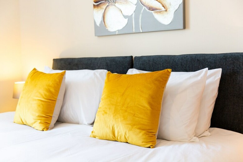 Velvet 2-bed Apartment Stewart Place - Ware