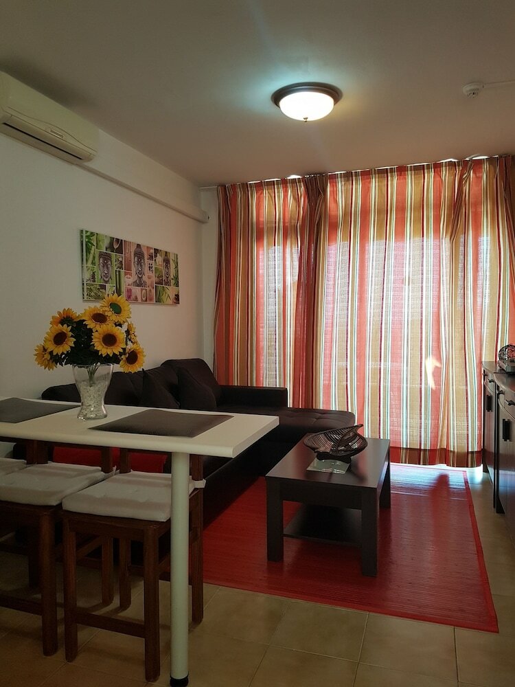 Apartamentos En Playa de Amadores - The Best Sunset