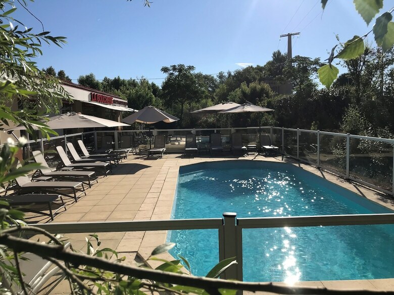 Hotel Kyriad Aix Les Milles - Plan de Campagne