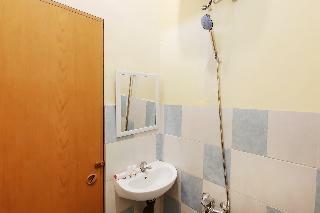 Hostal Oyo 1243 9-haan Homestay