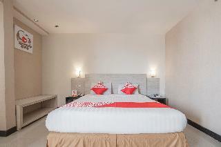 Oyo 1081 Allson City Hotel Makassar