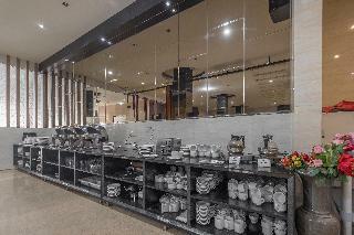 Oyo 1081 Allson City Hotel Makassar