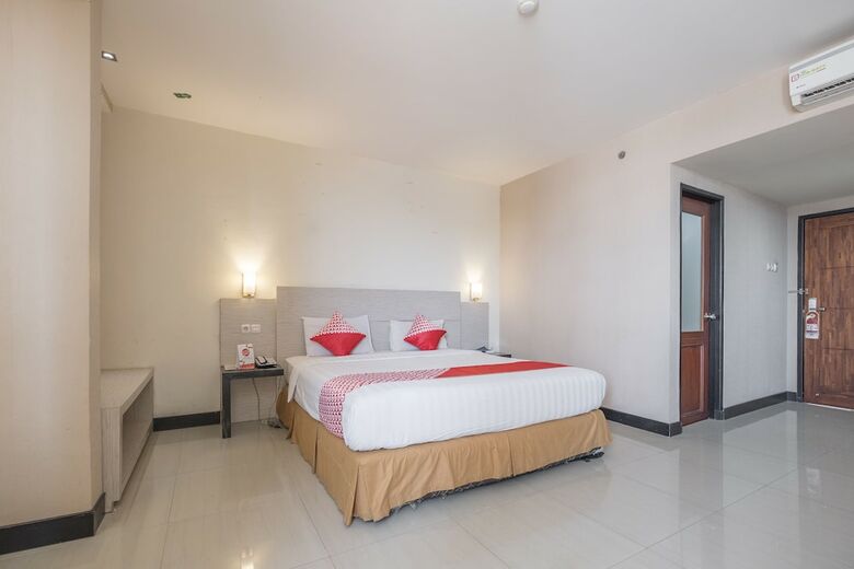 Oyo 1081 Allson City Hotel Makassar