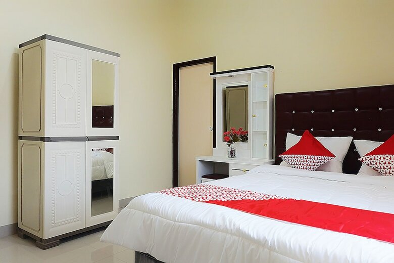 Hostal Oyo 1126 Trio R Kost