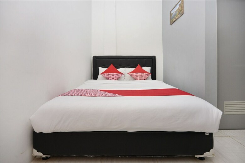 Hostal Oyo 1303 Golden Inn 2