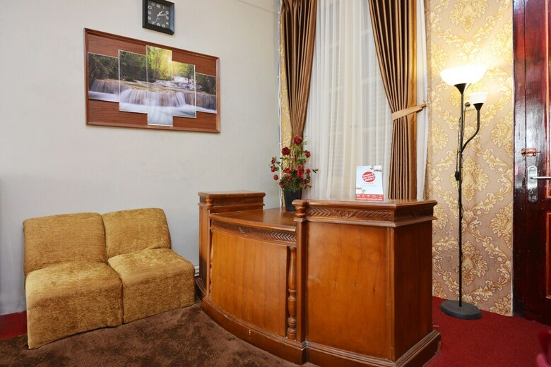 Hostal Oyo 1303 Golden Inn 2