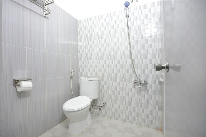 Hostal Oyo 1303 Golden Inn 2