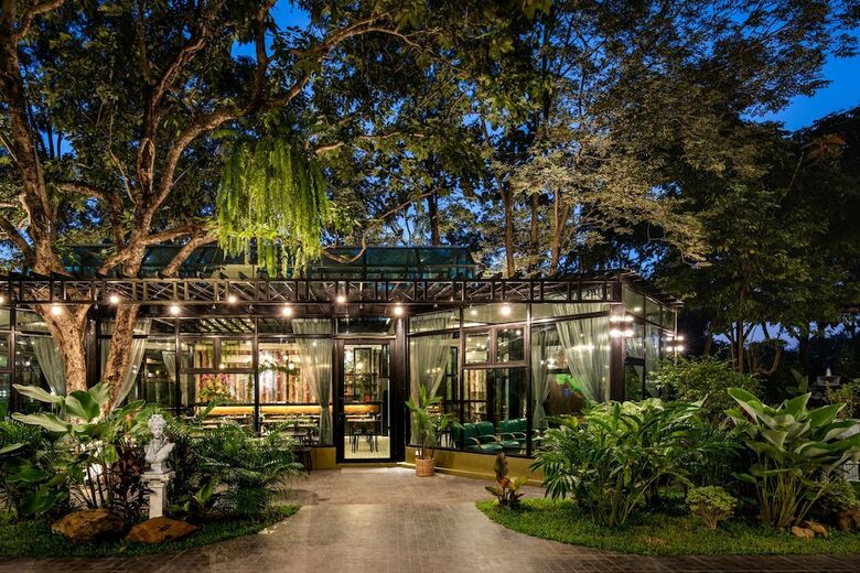 T-rex Burirum Boutique Hotel