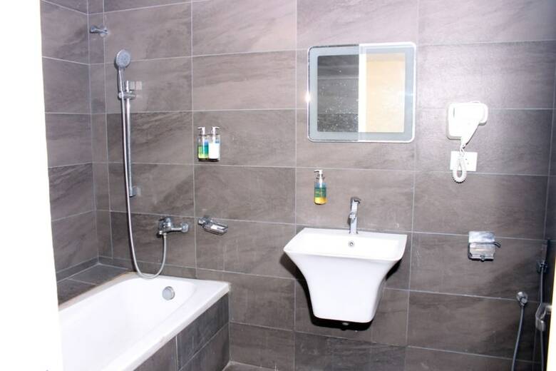 Hotel Alegria Whitehouse Mambakkam