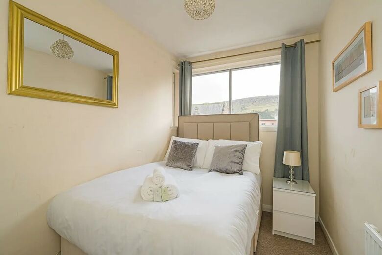 Royal Mile 2br Apartment Private Balcony