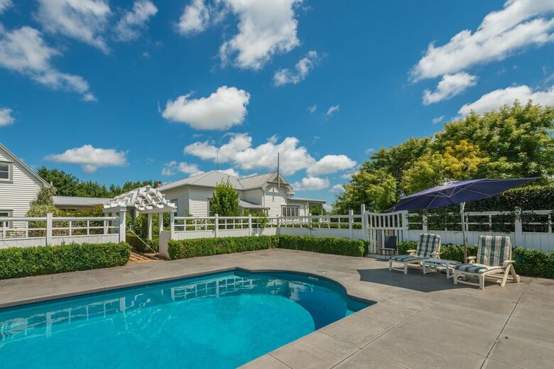 Villa Magnificent Karaka Estate W/swimming Pool