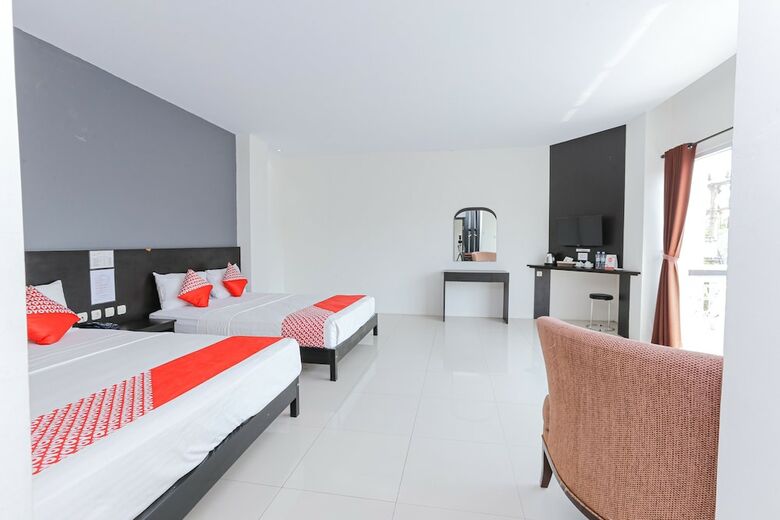 Capital O 1246 Hotel Grand Pacific