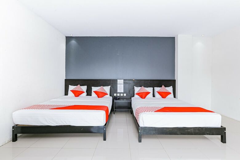 Capital O 1246 Hotel Grand Pacific