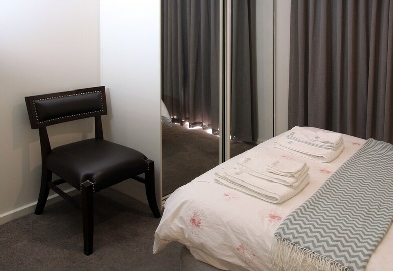Adelaide Central Apartment - 3br, 2bath & Carpark