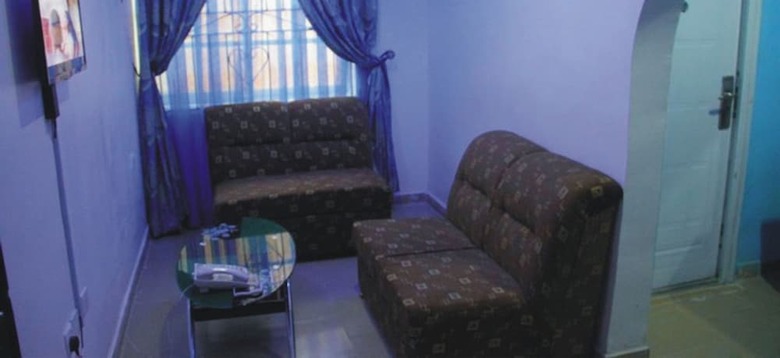 Brilliant Hotel And Suites