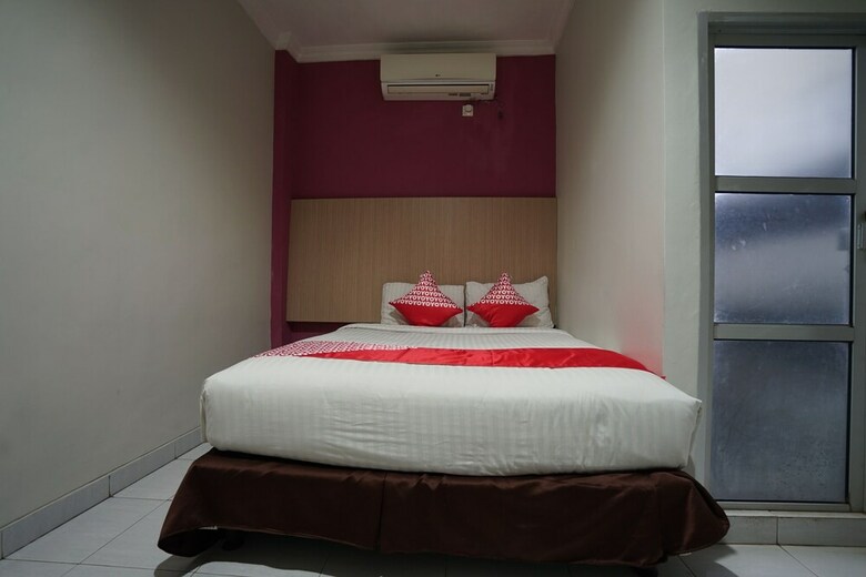 Hostal Oyo 1328 Hotel City