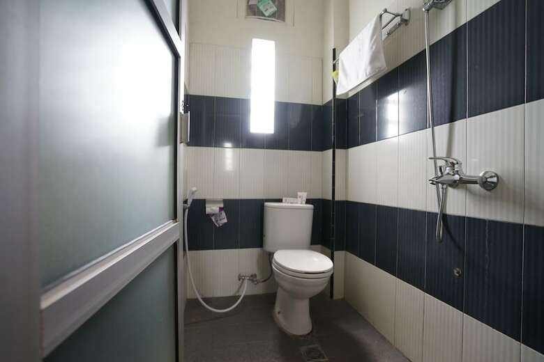 Hostal Oyo 1328 Hotel City