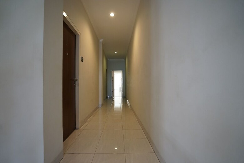Hostal Oyo 1328 Hotel City