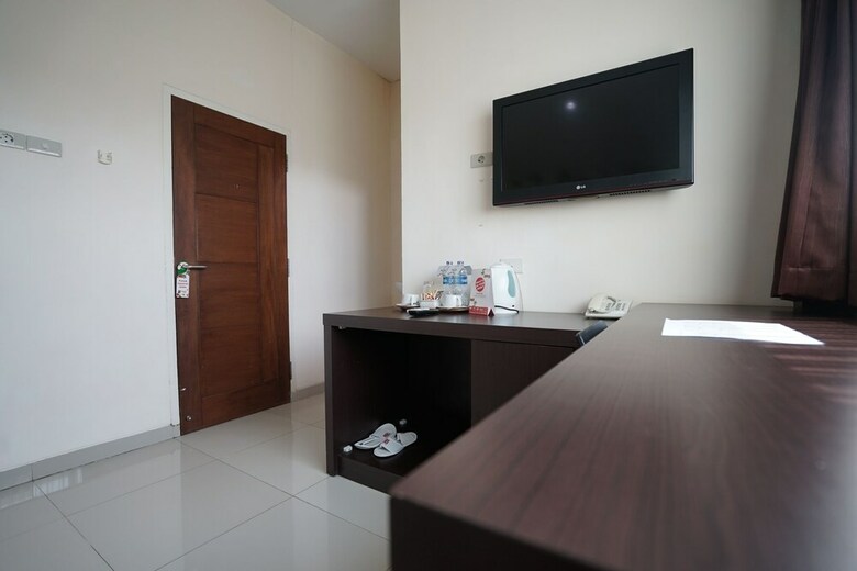 Hostal Oyo 1328 Hotel City