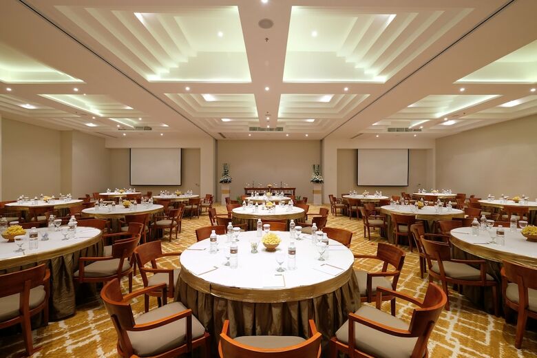 Hotel Royal Suites At The Bandha