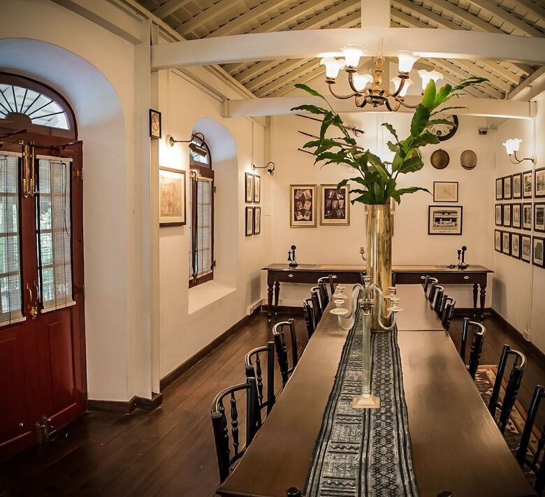 Royal Bar & Hotel