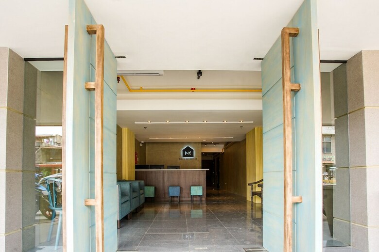 Hotel Oyo 188 Mikos Residences Bonifacio