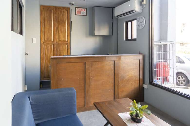 Hostal Oyo 561 Abn Hostel