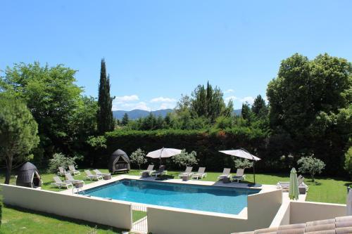 Hotel Logis Le Mas Du Colombier