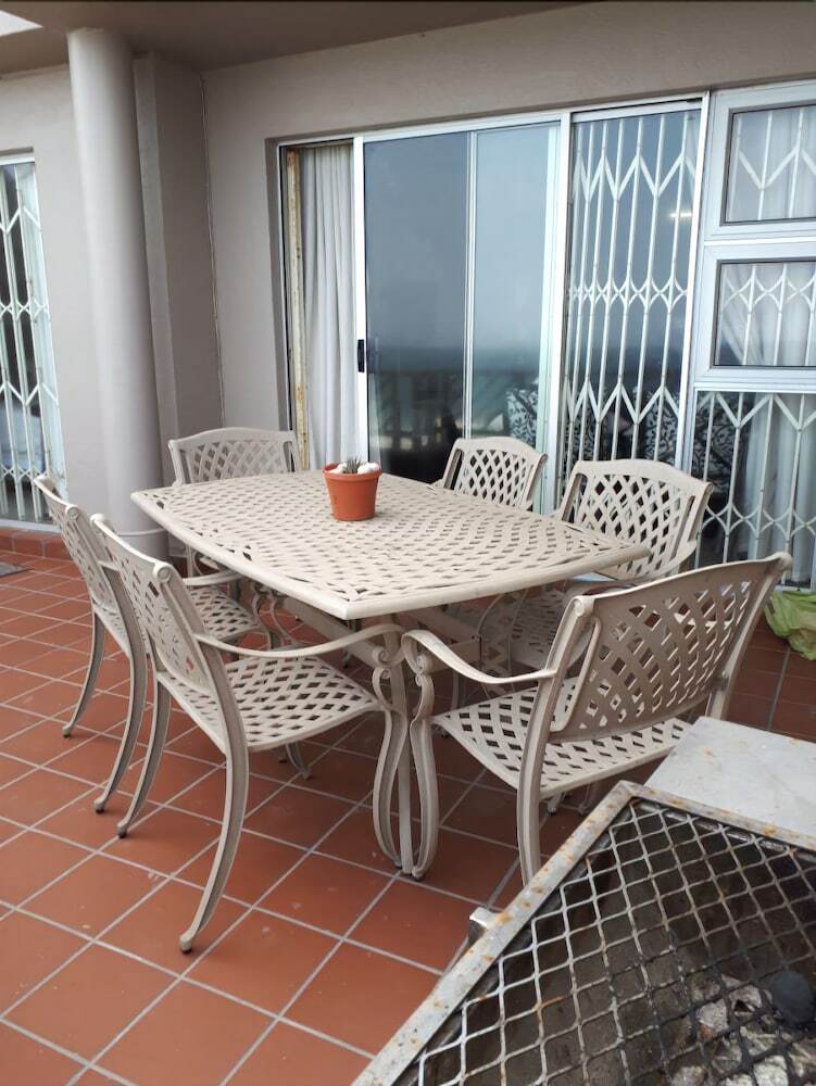 Isikhulu Apartments