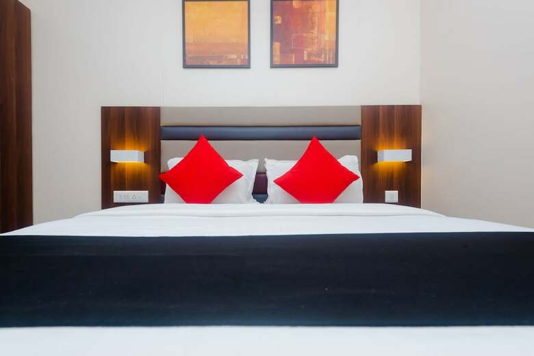 Hotel Capital O 29704 Regal International