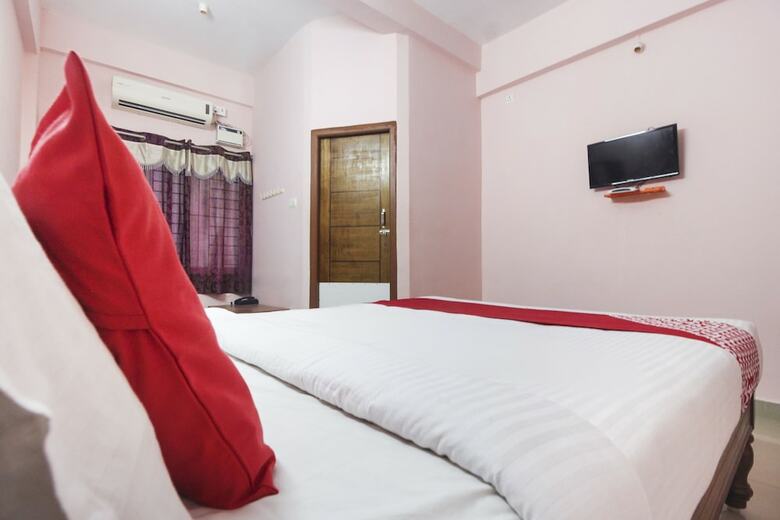 Hotel Oyo 8053 Banu Residency
