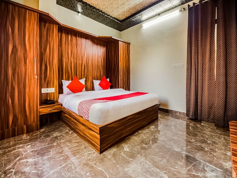 Hotel Oyo 30911 Eleven 43 Suites